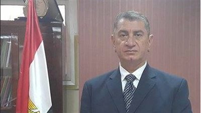 نائب محافظ القاهرة يطالب بردم حفر شارع شريف بحلوان