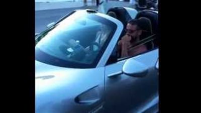 شاهد.. ماذا حدث لشاب حاول استعراض مهاراته في القيادة أمام صديقته