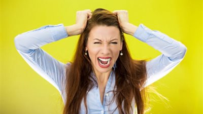 علامات تدل على أصابتك بـ«انهيار عصبي»