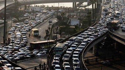 شلل مرورى أعلى أكتوبر بسبب تصادم سيارتين