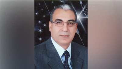 العميد السابق لـ