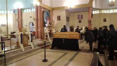 وصول جثمان نادية رفيق إلى كنيسة السريان بمصر الجديدة | صور