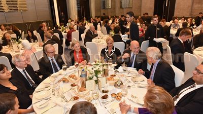 بالصور.. مجلس أمناء الجامعة الأمريكية يلتقي رئيس الوزراء خلال زيارته القاهرة