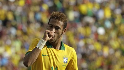 نيمار: لن أذهب لأوربا قبل مونديال البرازيل