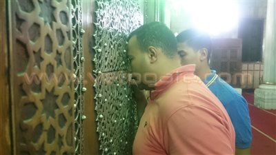 بالفيديو والصور.. إغلاق ضريح الحسين في ليلة عاشوراء