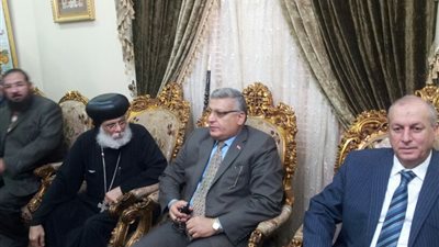 آلاف الأقباط  والمسلمين يحتفلون بـعيد 