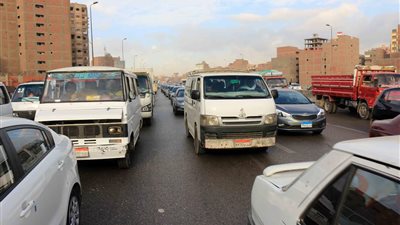 حركة المرور اليوم.. زحام على الدائري وجسر السويس وفيصل والهرم.. تكدسات بصلاح سالم ونفق الأزهر والأوتوستراد.. انتظام الحركة على الطرق الصحراوية والساحلية.. وحملات أمنية لضبط السائقين المتعاطين للمخدرات