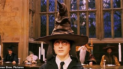 رقصة طلاب مدرسة تحولهم إلى مشاهير عبر يوتيوب (فيديو)