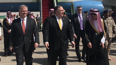 وزير الخارجية الأمريكي يصل السعودية لبحث قضية اختفاء خاشقجي (صور)