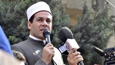 شاهين: إذاعة أغانى إليسا بمسجد المدينة الجامعية أم الجرائم