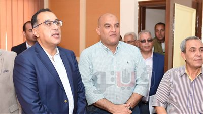 عمال مصانع بورسعيد لرئيس الوزراء: بنشتغل ٨ ساعات ومرتبنا 3 آلاف جنيه