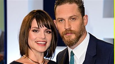 توم هاردي وزوجته يستقبلان مولودهما الأول