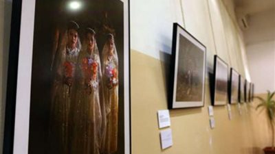 معرض يبرز معاناة الزواج مبكرا بالأردن