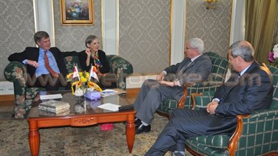 وزير التعليم العالي يستقبل قيادات الجامعة الأمريكية