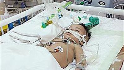 «كان فاكره شوكولاتة».. رضيع يتعاطى الحشيش مع والده المدمن.. الطفل يمضغ 20 جراما من النبات المخدر.. يفقد الوعي ويدخل العناية المركزة.. والأب: «فكرته هيلعب بيها ويرميها»