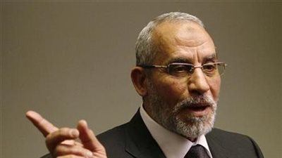 وصول بديع وعزت وغزلان إلى مقر الإرشاد بالمقطم