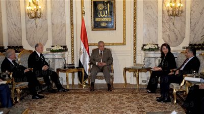 بالصور.. «الأغاخانية» طائفة شيعية تسيطرعلى الحسين.. مؤسسة دولية مسئولة عن أنشطة الطائفة وترميم الآثار بطريقة بسط النفوذ.. كريم أغاخان الزعيم الروحي من أغنى 10 رجال في العالم.. ولقاءات مع وزي