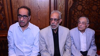 نجوم الفن يقدمون واجب العزاء في وفاة أحمد عبد الوارث (صور)