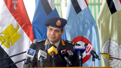 مدعٍ بالحق المدنى يطالب باستدعاء السيسى وعنان فى محاكمة القرن