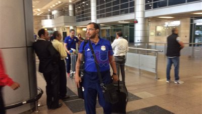 بعثة المنتخب الأوليمبي تصل مطار القاهرة قادمة من دبي (صور)