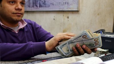 استقرار أسعار العملات الأجنبية والدولار يسجل 803 قروش