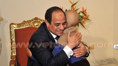 «السيسي» يطالب بتقديم الرعاية الصحية الكاملة لمرضى السرطان من الأطفال