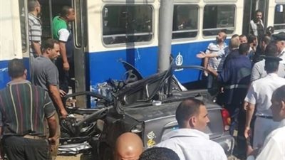 إصابة فتاتين في حادث اصطدام ترام الرمل بسيارة