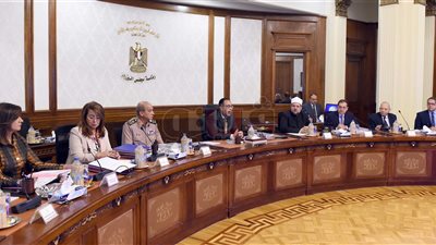 الحكومة تعلن نتائج المسح الطبي لـ 3.4 ملايين مواطن.. مدبولي: ملتزمون بتعويض متضرري حريق الراشدة.. الدول تتسابق لجذب الاستثمارات ونحن جاهزون.. إطلاق مشروع تحديث بيانات الموظفين