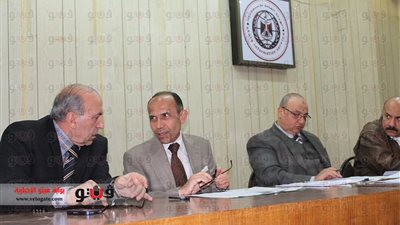 بالفيديو والصور.. محافظ الفيوم يقرر إغلاق 185 ورشة مخالفة للتراخيص