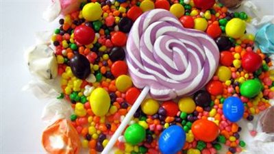 الإفراط في تناول السكريات يسبب التهابات في الدم