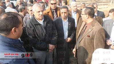 بالصور.. محلب وفوزى يتفقدان محطة مياه بركة السبع