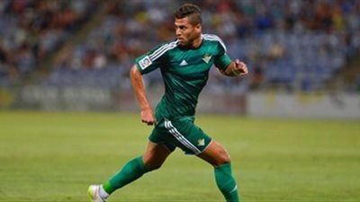 عمرو طارق يغادر مطار القاهرة للانضمام لفريق أورلاندو سيتي الأمريكي