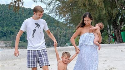 بالصور.. أب مدمن مخدرات يقتل أطفاله بعد تراكم الديون عليه