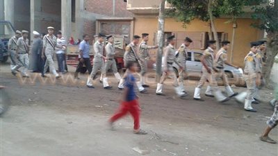 بالصور.. أهالي شبين القناطر يشيعون جثمان شهيد العريش