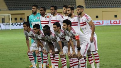 بعثة نادي الزمالك تغادر مطار القاهرة للقاء أسوان في ثاني مباريات الدوري.. استقبال حافل للاعبين من قبل العاملين وجماهير «الأبيض».. مشجع لطارق حامد: أنت صخرة الفريق.. وحازم إمام يتغيب بسبب الإ