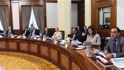 رسائل مدبولي للمحافظين.. لن أقبل تعطيل أي مشروع قومي بسبب البيروقراطية.. عاقبوا المسئولين المتقاعسين.. مهمتكم أن يشعر المواطن بتقدم في ملف النظافة وتحسين الخدمات.. وتليفوني متاح لحل المشكلات والأزمات