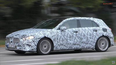 مرسيدس تنتج 10 نسخ من سياراتها الكهربائية (صور)