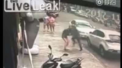 أغرب رد فعل لامرأة اعتدى عليها رجل بالضرب المبرح (فيديو)