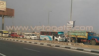 بالصور.. تكدس مروري أمام مدخل ونفق «العبور»