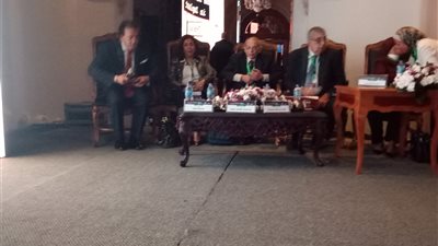 وزير التعليم العالي يلقي محاضرة عن زراعة الأسنان بجامعة عين شمس