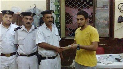 حقيبة بداخلها 4 آلاف جنيه تثير الذعر في محطة مترو حلوان