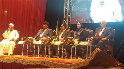 وزير المالية بالشرقية: تحديت الصعاب وأبويا كان خفير (صور)