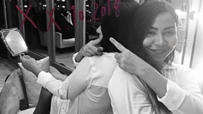 شيرين عبد الوهاب لجمهورها: «تعرفوا تخمنوا الألبوم نازل امتى؟»