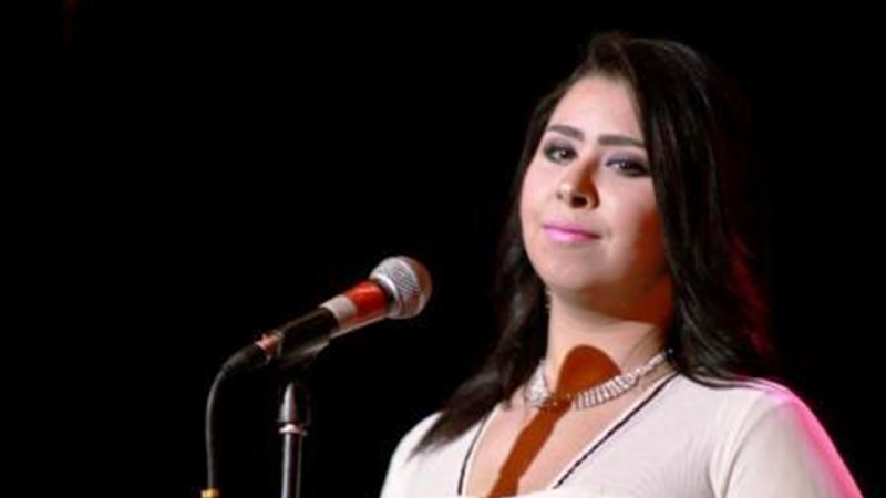 الفنانة إيناس عز