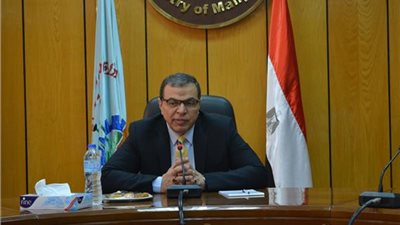 «سعفان» يسلم 60 عقد عمل لذوى القدرات الخاصة