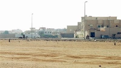 طرح 3 قطع أراض لصالح شركة «العاشر» في مزاد علني