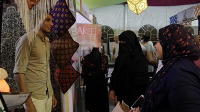 «مصر الخير» تدعم الغارمين بعرض منتجاتهم في «كرافيتي إيجيبت» (صور)