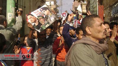 بالصور.. مسيرة لتأييد الدستور بـ