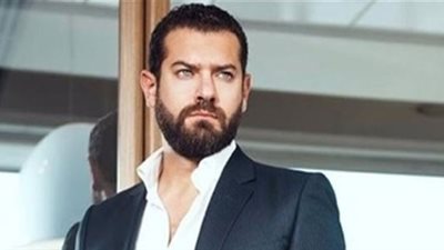 عمرو يوسف: «عيوني الملونة لم تقف حاجزا أمام أدواري»