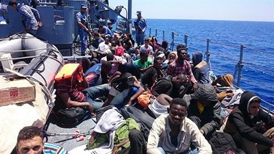 القوات البحرية تحبط محاولة هجرة غير شرعية إلى إيطاليا